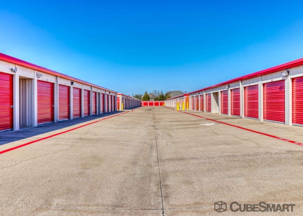Storage Units at CubeSmart Self Storage - Frisco - 12300 College Pkwy - 12300 College Pkwy