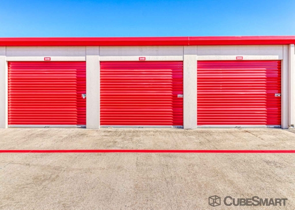 Storage Units at CubeSmart Self Storage - Frisco - 12300 College Pkwy - 12300 College Pkwy