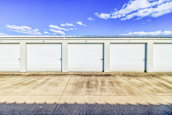 Facility photo: //images.sparefoot.com/medium/1562685fb67d6619786.jpg