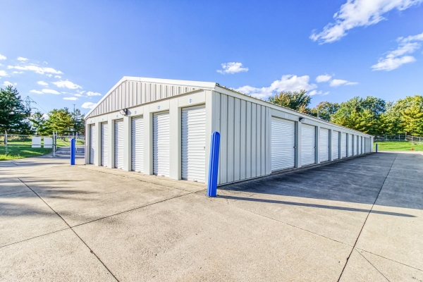 Facility photo: //images.sparefoot.com/medium/1562685fb67d6920cee.jpg