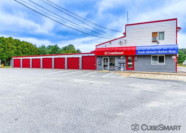 Facility photo: //images.sparefoot.com/medium/156311698afa20986d8.jpg