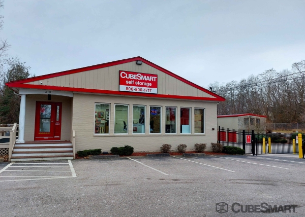 Facility photo: //images.sparefoot.com/medium/156313688b3213a4c58.jpg