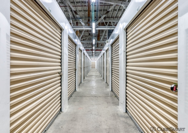 Facility photo: //images.sparefoot.com/medium/156319688b1cff1c5d0.jpg