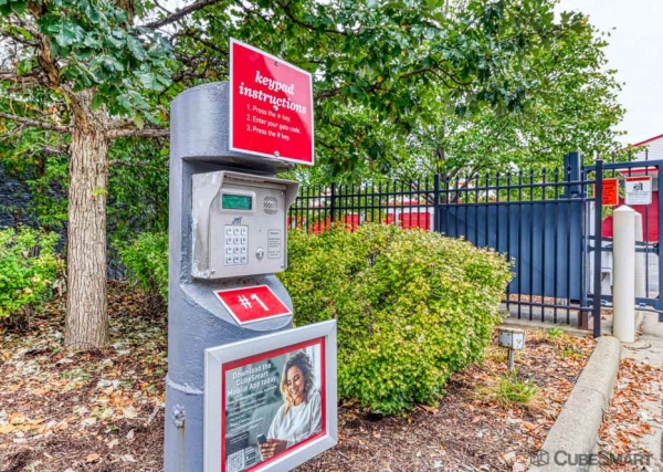 Facility photo: //images.sparefoot.com/medium/156319695f6d40b0c34.jpg