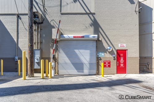 Storage Units at CubeSmart Self Storage - Chicago - 2647 N Western Ave - 2647 N Western Ave