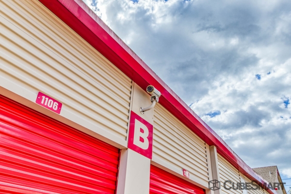 Storage Units at CubeSmart Self Storage - Orlando - 5301 N Pine Hills Rd - 5301 N Pine Hills Rd