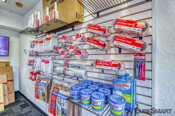 Storage Units at CubeSmart Self Storage - Orlando - 5301 N Pine Hills Rd - 5301 N Pine Hills Rd