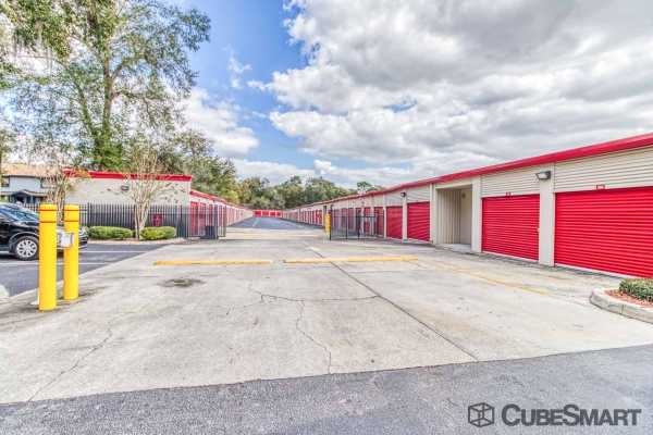 Storage Units at CubeSmart Self Storage - Orlando - 5301 N Pine Hills Rd - 5301 N Pine Hills Rd