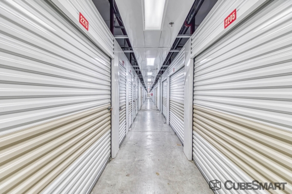 Storage Units at CubeSmart Self Storage - Orlando - 5301 N Pine Hills Rd - 5301 N Pine Hills Rd