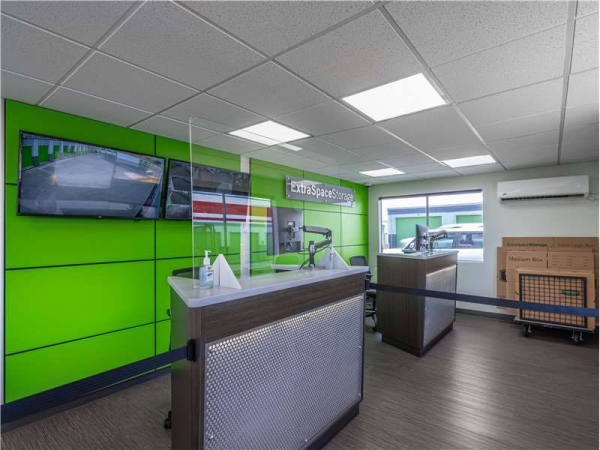 Facility photo: //images.sparefoot.com/medium/156704699432ec411b7.jpg