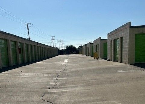 Facility photo: //images.sparefoot.com/medium/156708699432eec4463.jpg