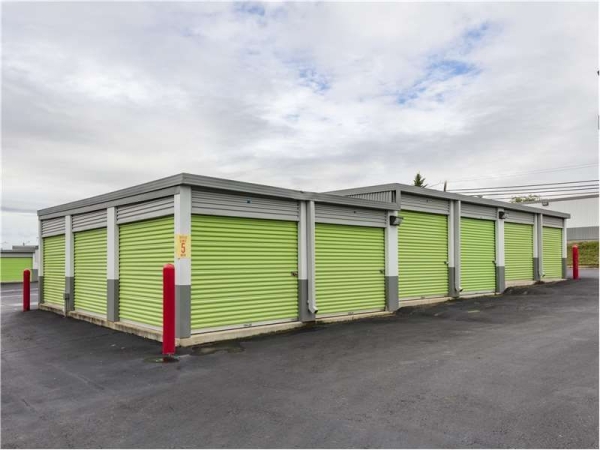 Facility photo: //images.sparefoot.com/medium/1567216a07123de3fa7.jpg