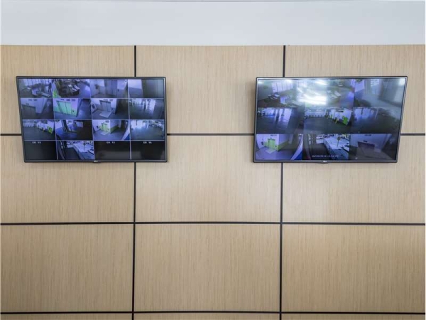 Facility photo: //images.sparefoot.com/medium/15672464cd7154e59b1.jpg