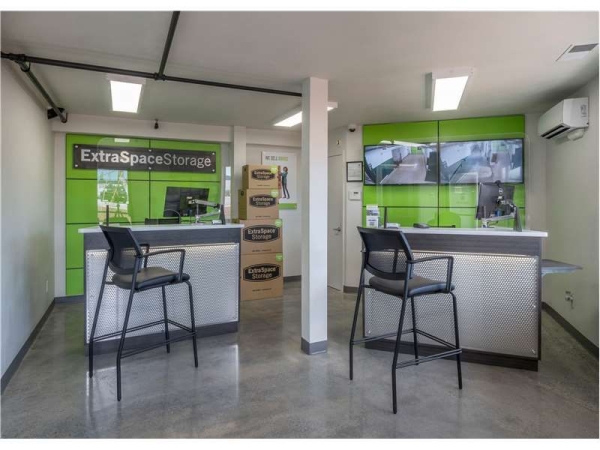 Facility photo: //images.sparefoot.com/medium/156730699432afe9e9d.jpg