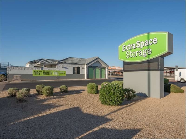 Facility photo: //images.sparefoot.com/medium/1567416994333caccdf.jpg