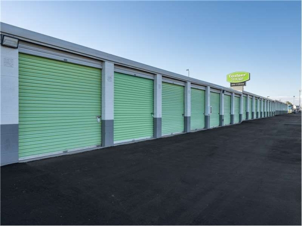 Facility photo: //images.sparefoot.com/medium/1567416994333f49ec8.jpg