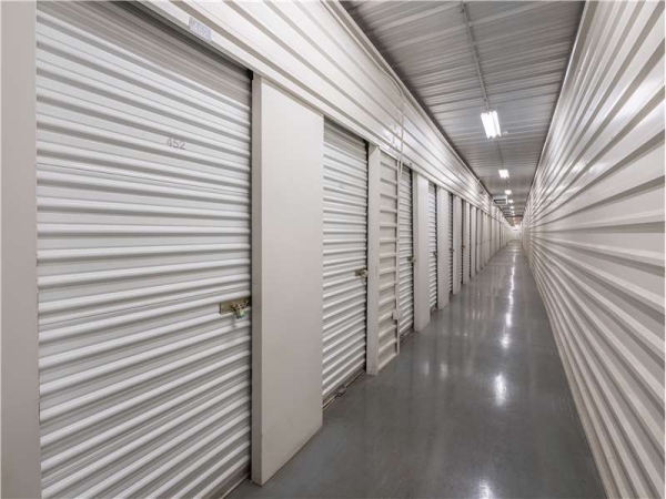 Facility photo: //images.sparefoot.com/medium/1567416994334017c4f.jpg