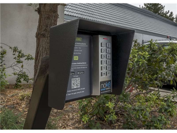 Facility photo: //images.sparefoot.com/medium/1567586994337096173.jpg