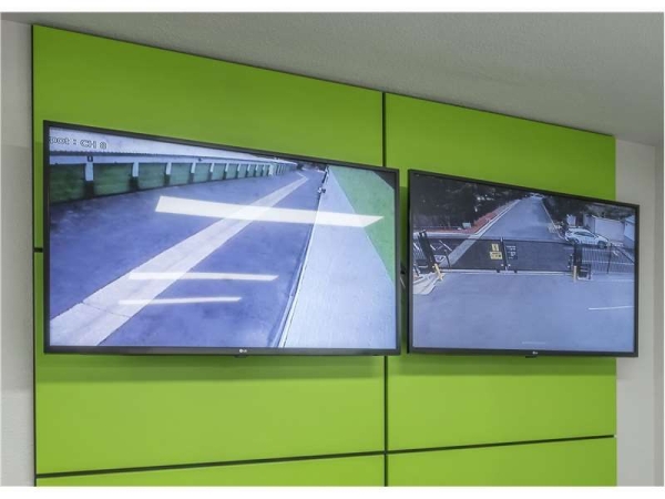 Facility photo: //images.sparefoot.com/medium/15675869943374de7d0.jpg