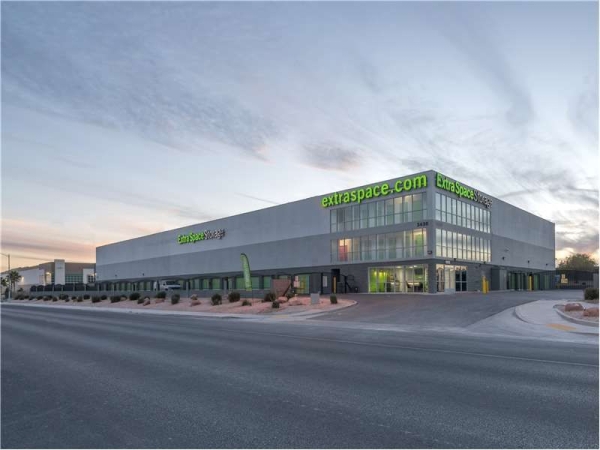 Facility photo: //images.sparefoot.com/medium/1567616994336d25408.jpg