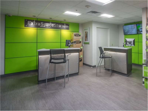 Facility photo: //images.sparefoot.com/medium/1567616994336ea3315.jpg