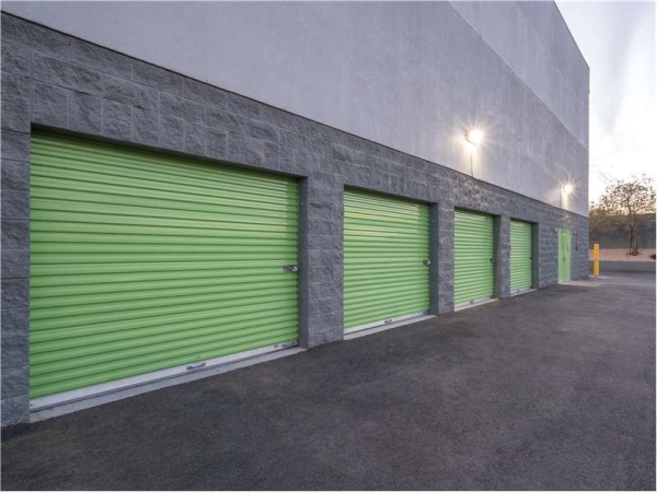 Facility photo: //images.sparefoot.com/medium/1567616994336f7b888.jpg