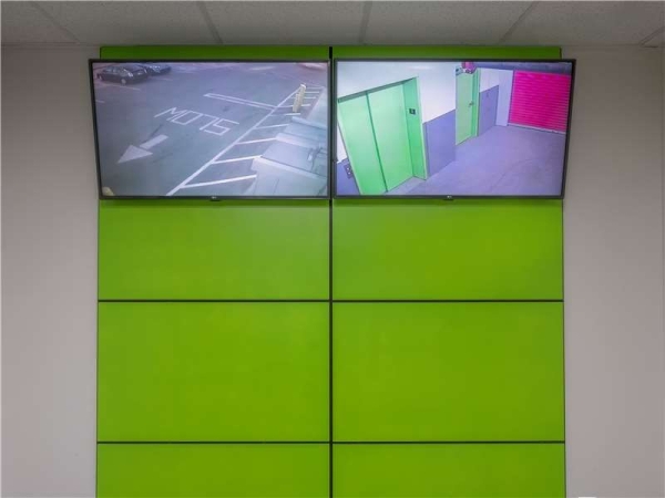 Facility photo: //images.sparefoot.com/medium/15676169943371b8748.jpg