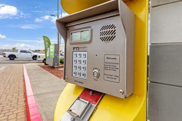 Facility photo: //images.sparefoot.com/medium/15677269943347c49a6.jpg