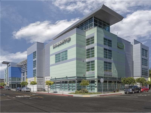 Facility photo: //images.sparefoot.com/medium/156773699433a0e3239.jpg