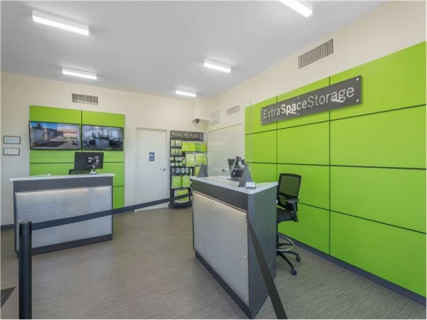 Facility photo: //images.sparefoot.com/medium/1567746994337bb7b8a.jpg