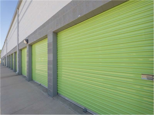 Facility photo: //images.sparefoot.com/medium/1567746994337c808de.jpg