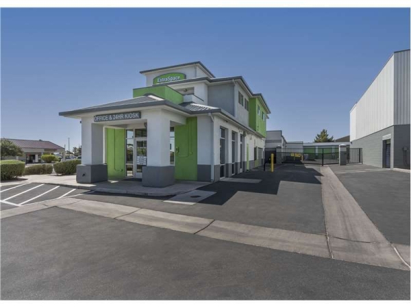 Storage Units at Extra Space Storage - 1465 - Las Vegas - Jones Blvd - 3225 North Jones Boulevard