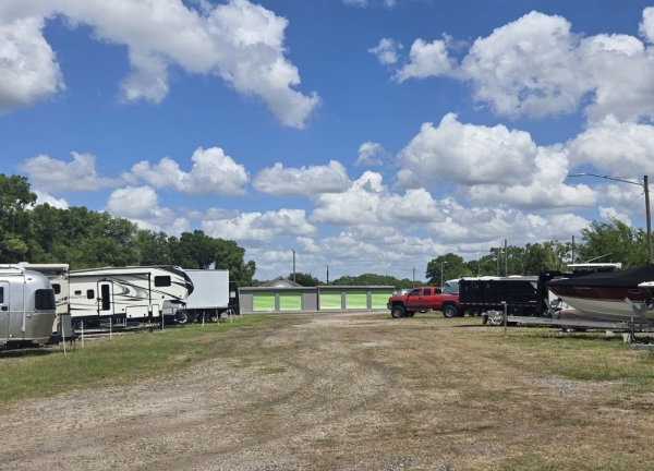 Storage Units at Extra Space Storage - 8254 - Land O Lakes - Lake Patience Rd - 21338 Lake Patience Road