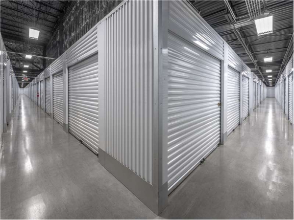 Facility photo: //images.sparefoot.com/medium/15678864cc09305f7ae.jpg
