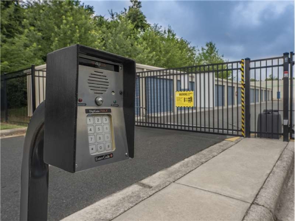 Facility photo: //images.sparefoot.com/medium/15678864cc09345237e.jpg