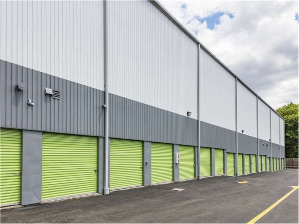 Facility photo: //images.sparefoot.com/medium/156817699433a59ea3d.jpg