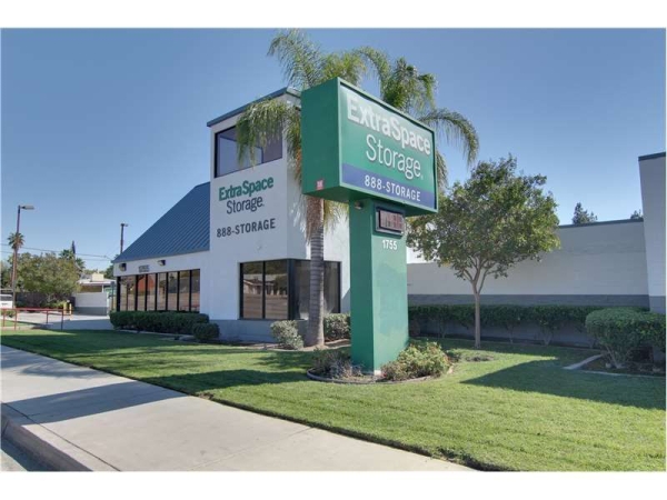 Facility photo: //images.sparefoot.com/medium/156821699433a80b337.jpg