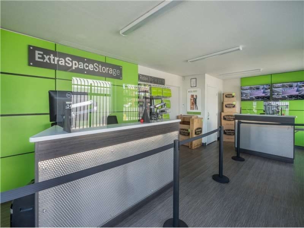 Facility photo: //images.sparefoot.com/medium/156837699433d3a3fbf.jpg