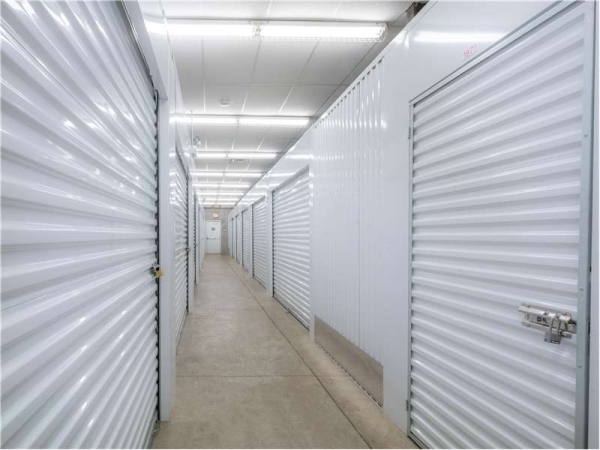 Storage Units at Extra Space Storage - 8433 - Chicago - 1242 W Washington - 1242 West Washington Boulevard