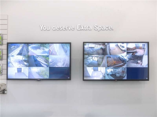 Storage Units at Extra Space Storage - 8433 - Chicago - 1242 W Washington - 1242 West Washington Boulevard