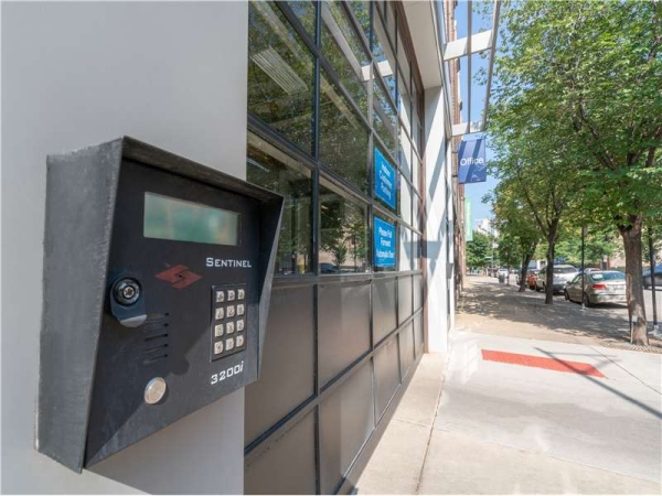 Storage Units at Extra Space Storage - 8433 - Chicago - 1242 W Washington - 1242 West Washington Boulevard