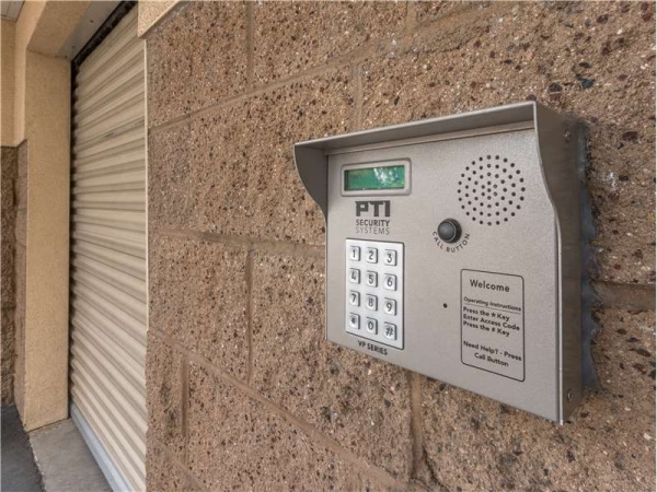 Facility photo: //images.sparefoot.com/medium/15684469943463a77e5.jpg