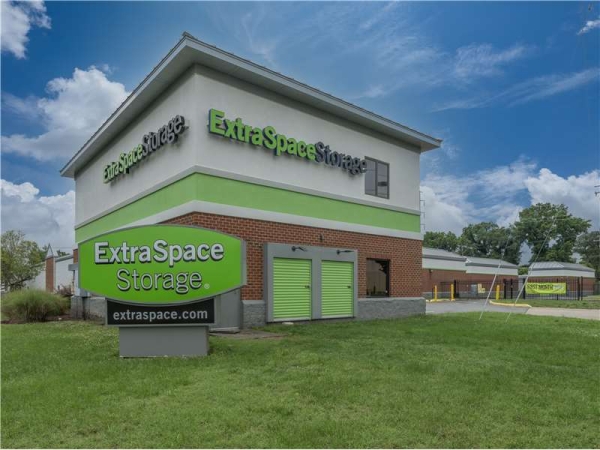 Storage Units at Extra Space Storage - 1577 - Norfolk - Naval Base Rd - 301 Naval Base Road