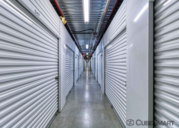 Facility photo: //images.sparefoot.com/medium/1570746975e83b43337.jpg