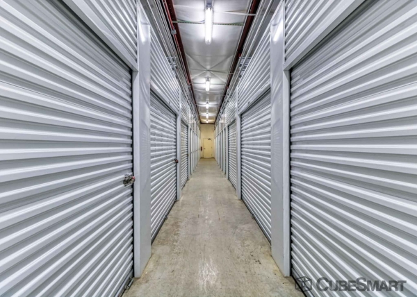Facility photo: //images.sparefoot.com/medium/157323688c80c320fe2.jpg