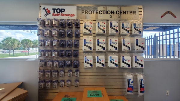 Facility photo: //images.sparefoot.com/medium/157353637a6f192295e.jpg