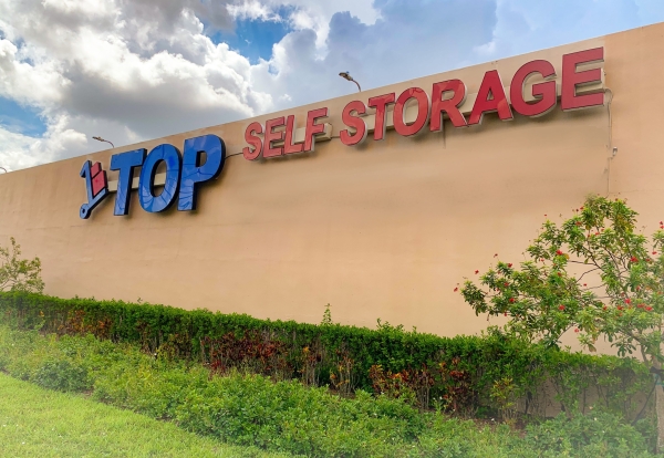 Facility photo: //images.sparefoot.com/medium/1573536387cd5d8b5e3.jpg