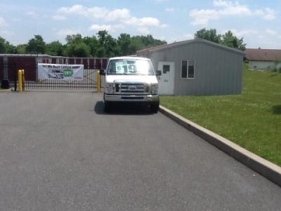 Facility photo: //images.sparefoot.com/medium/15747554e7aeb99c4be.jpg