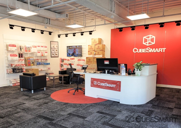 Facility photo: //images.sparefoot.com/medium/157521688b42d931ccd.jpg