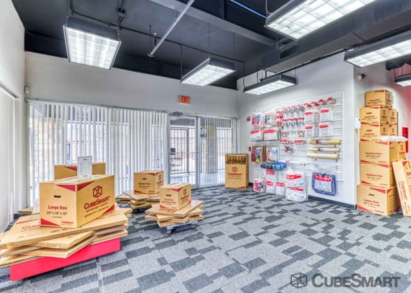 Storage Units at CubeSmart Self Storage - Fort Worth - 7201 North Fwy - 7201 North Fwy
